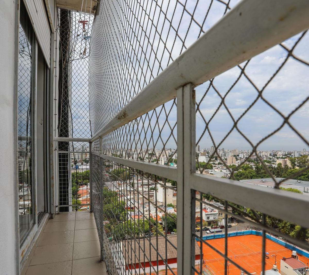 Apto Credito Hipotecario! Venta de Tres Ambientes con Cochera y Baulera en Torre. La Paternal 4