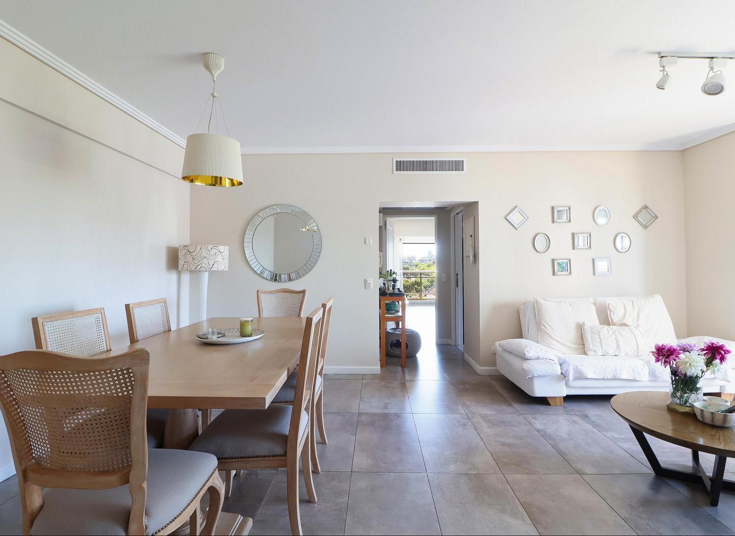 Venta 3 Amb con cochera en piso alto -Torre Humboldt-