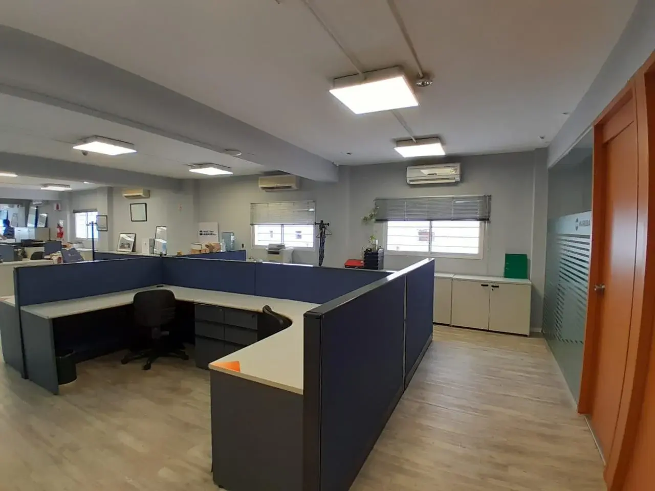 Venta piso de oficina remodelado  en Maipú y Lavalle 3