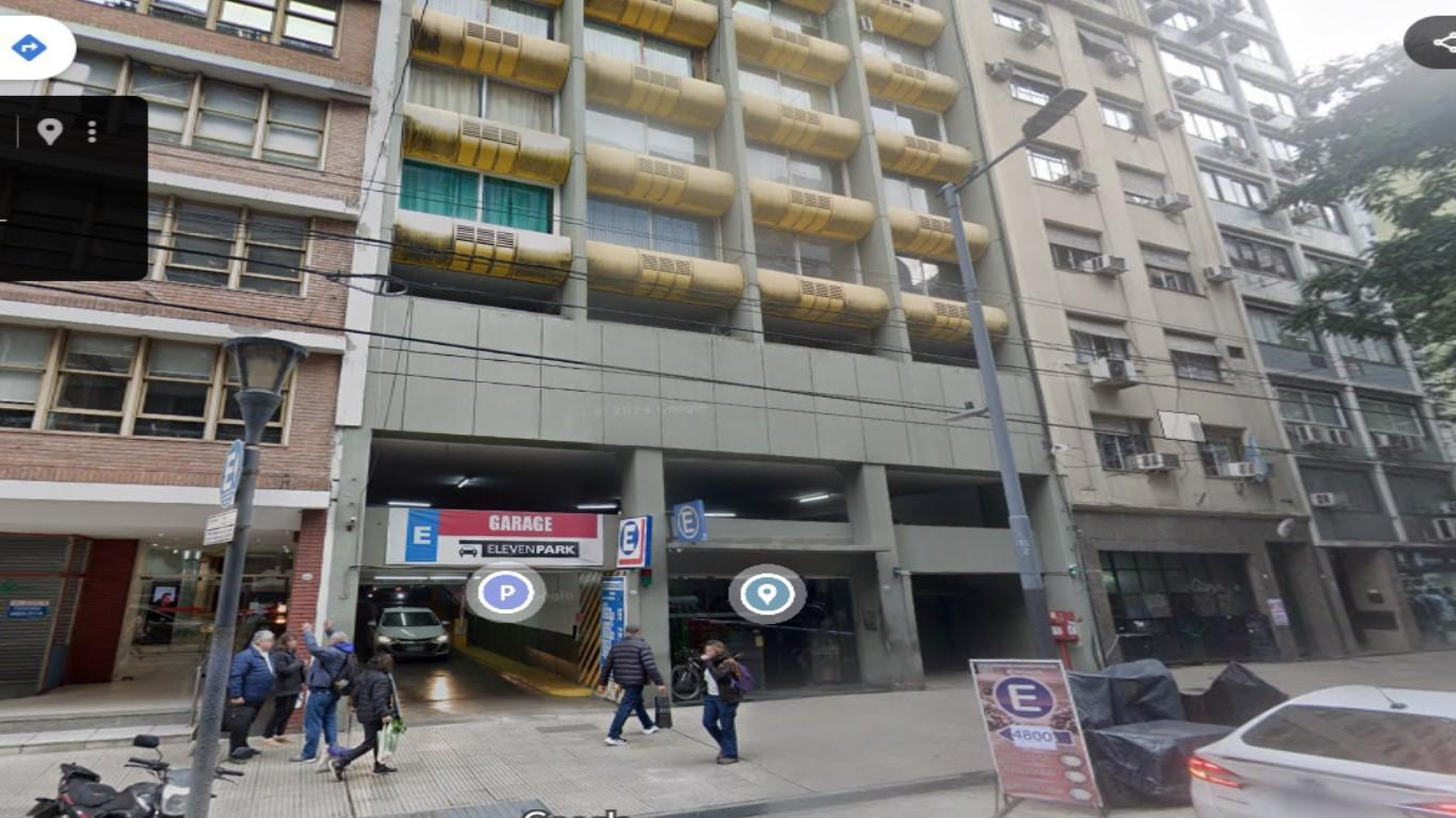 Excelente cochera techada. San Nicolás. Lavalle al 1600