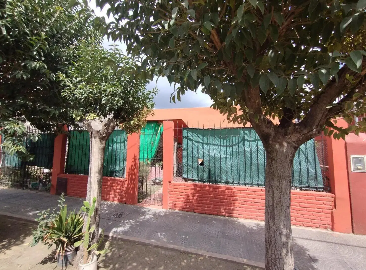Casa en Merlo multifamiliar 4 amb + monoambiente + galpón 5