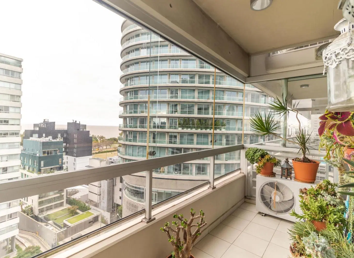 Departamento 3 Ambientes en Torre Horizons – Piso Alto con Vista Al Río 2