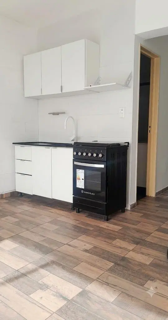 Monoambiente  en ALQUILER Apto profesional o vivienda. 5