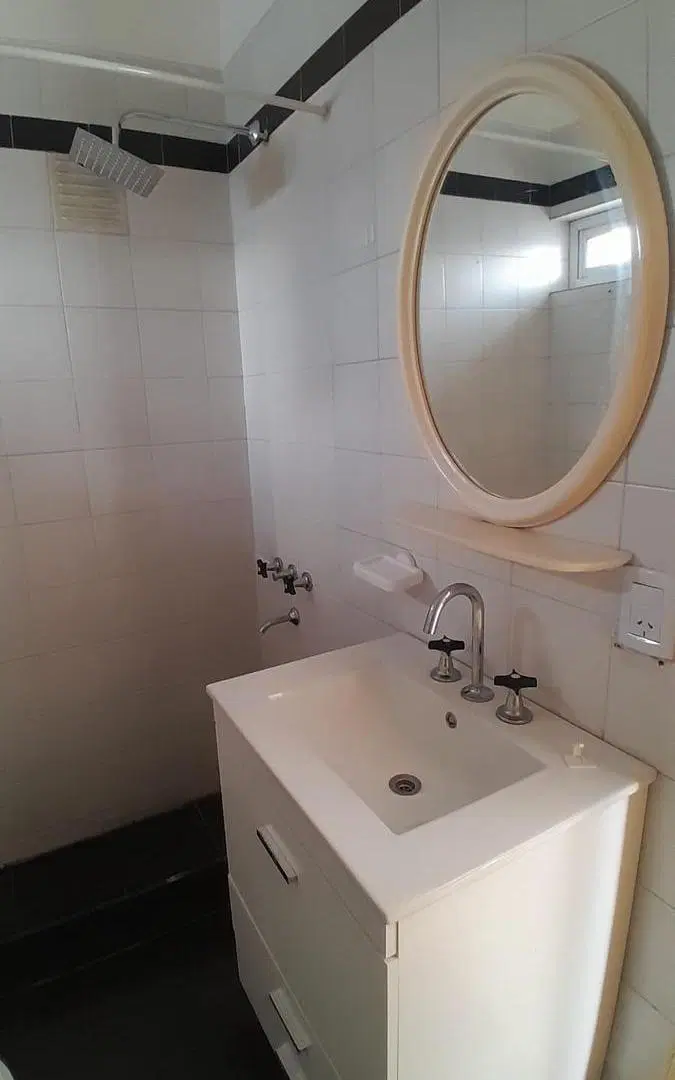 Monoambiente  en ALQUILER Apto profesional o vivienda. 2