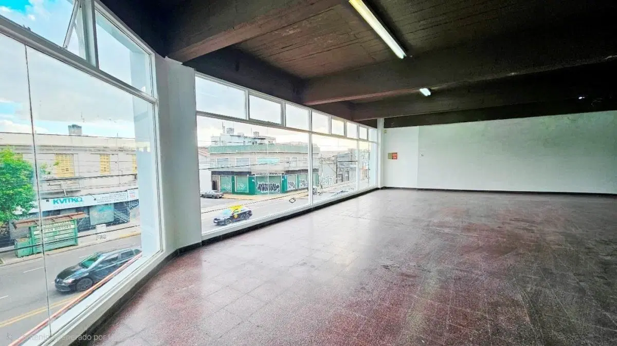 Oficina/Showroom /Local 1° piso en Excelente Zona Comercial Warnes y Dorrego 3