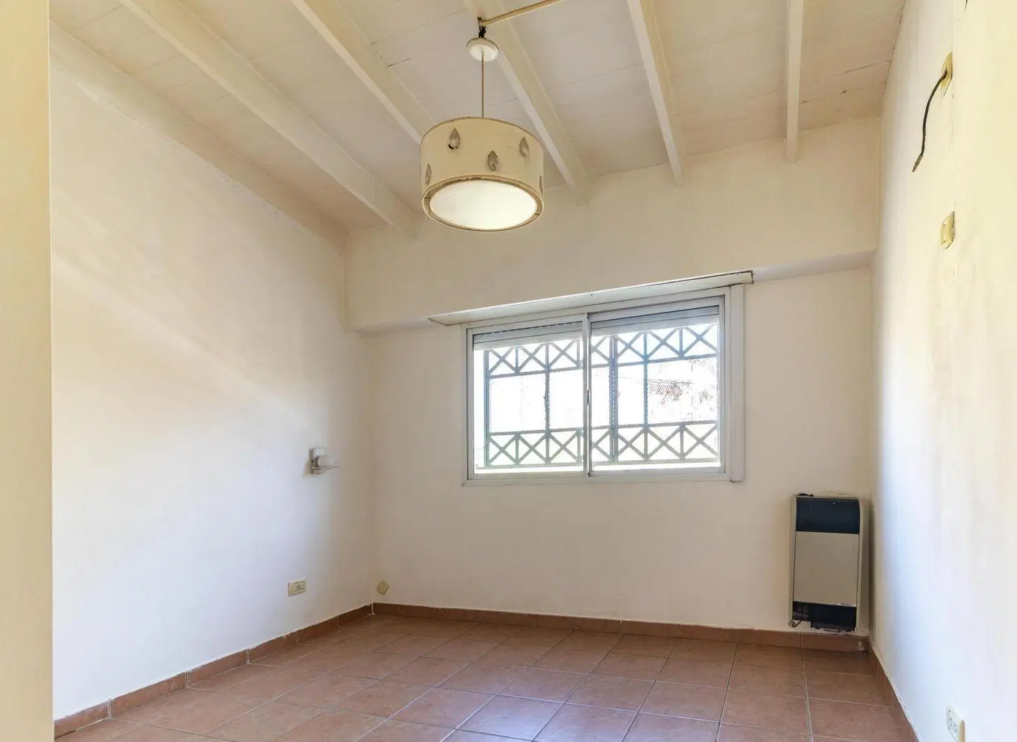 Venta de Tríplex 3 Ambientes con Patio y Parrilla vista a la Plaza – Villa Luro 4