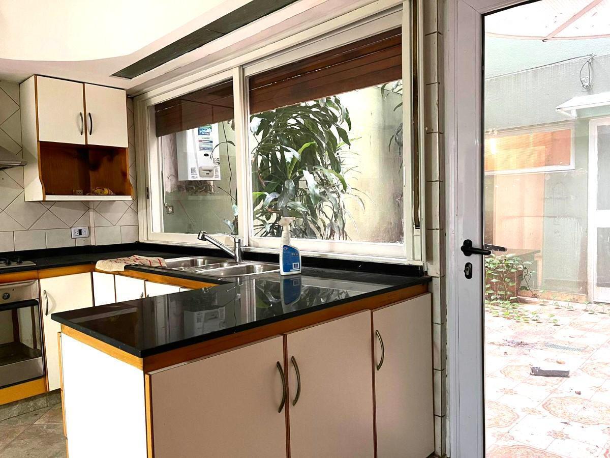 Foto de Venta piso al frente con cochera, dos patios y dos bauleras - Caballito, imagen 5