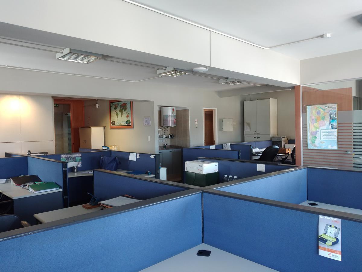 Foto de Oficina en piso alto con vista abierta - Venta / Alquiler, imagen 2