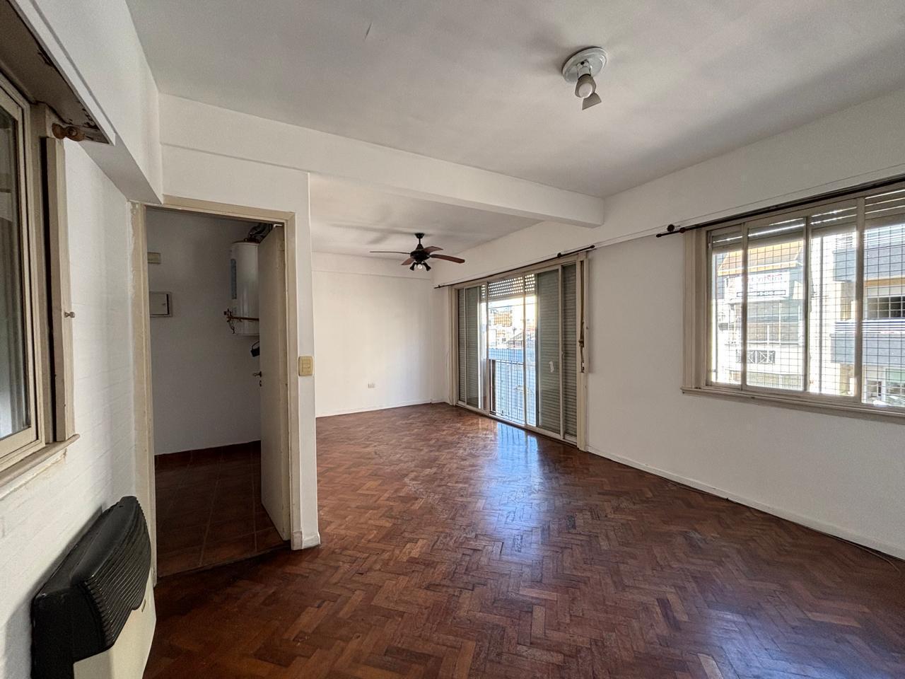 Foto de Venta 3 amb en inmejorable ubicación en Villa del Parque - Cerca, imagen 1
