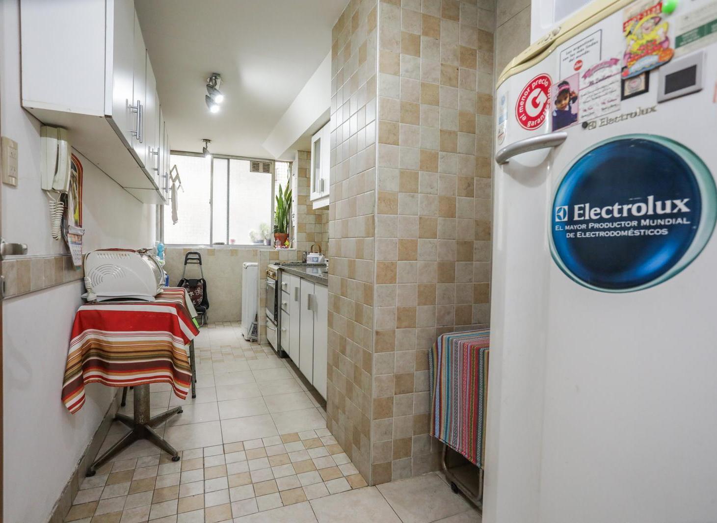 Foto de Departamento de 4 ambientes con cochera a 2 cuadras del Parque, imagen 1