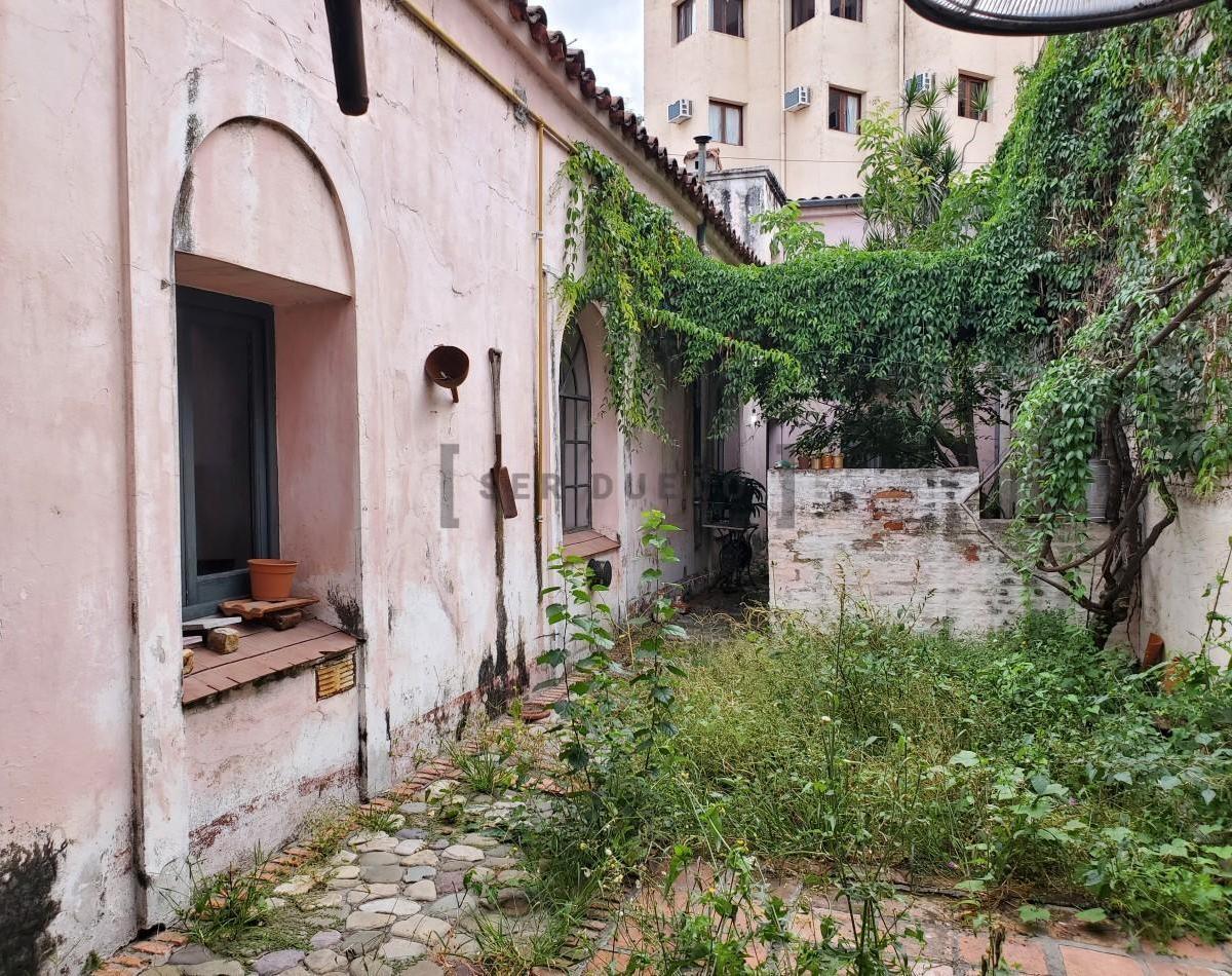 Casa con 2 dormitorios de 249 m² en venta, Salta