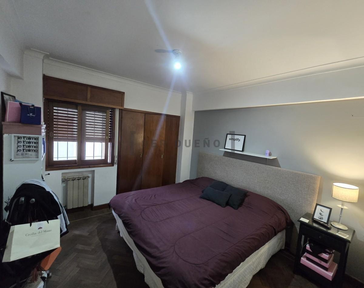 Departamento 4 Dorm. en Av Belgrano - Cuarto Piso Frente con Cochera [ Ser Dueño ] 2