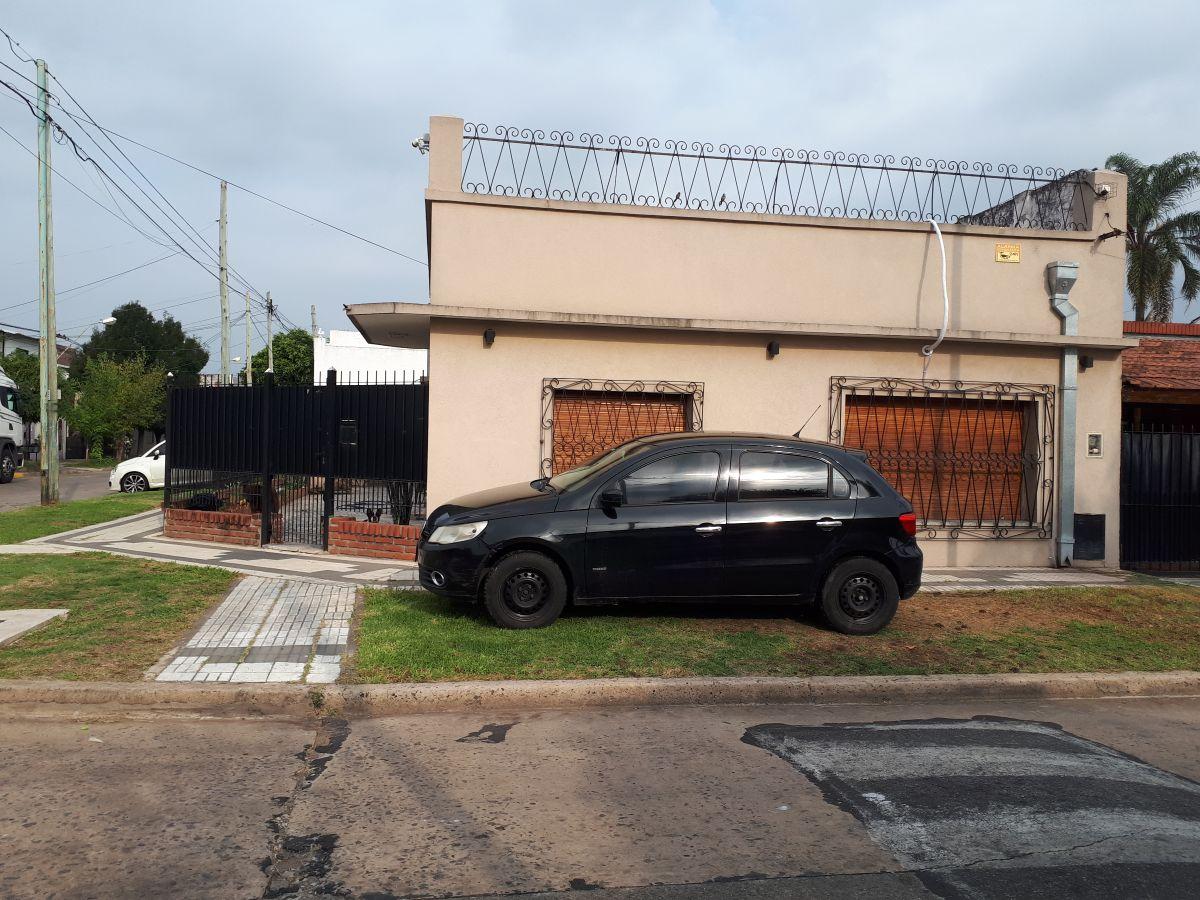 Casa en alquiler en Morón, 3 dormitorios,