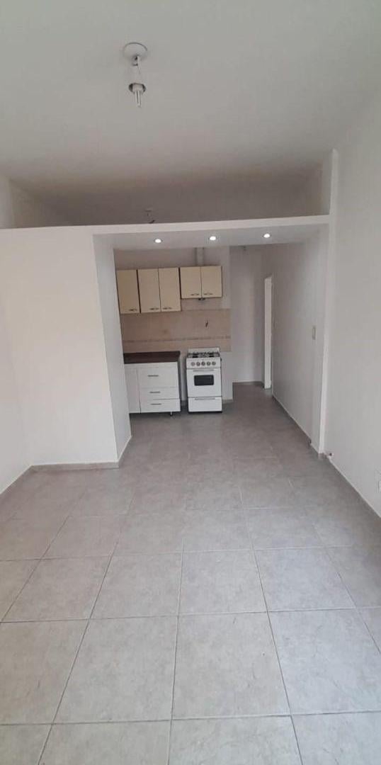 Foto de Departamento de 38 m² con 1 dormitorio en alquiler en Morón, imagen 5