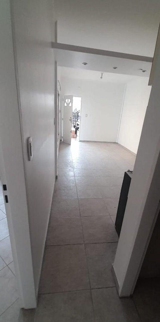 Foto de Departamento de 38 m² con 1 dormitorio en alquiler en Morón, imagen 3