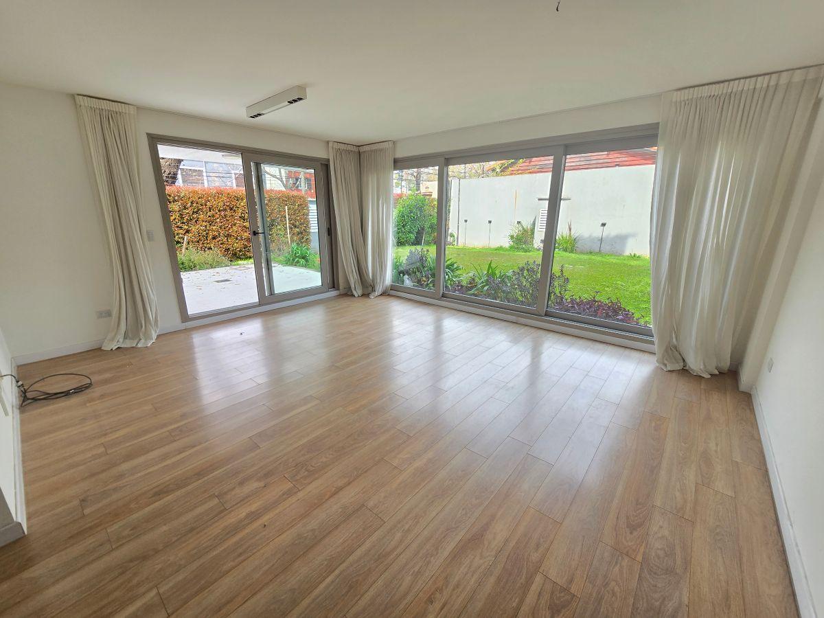 Foto de EXCLUSIVO 4 AMBIENTES EN PLANTA BAJA CON JARDÍN CON 2 COCHERAS – CASSA, imagen 3