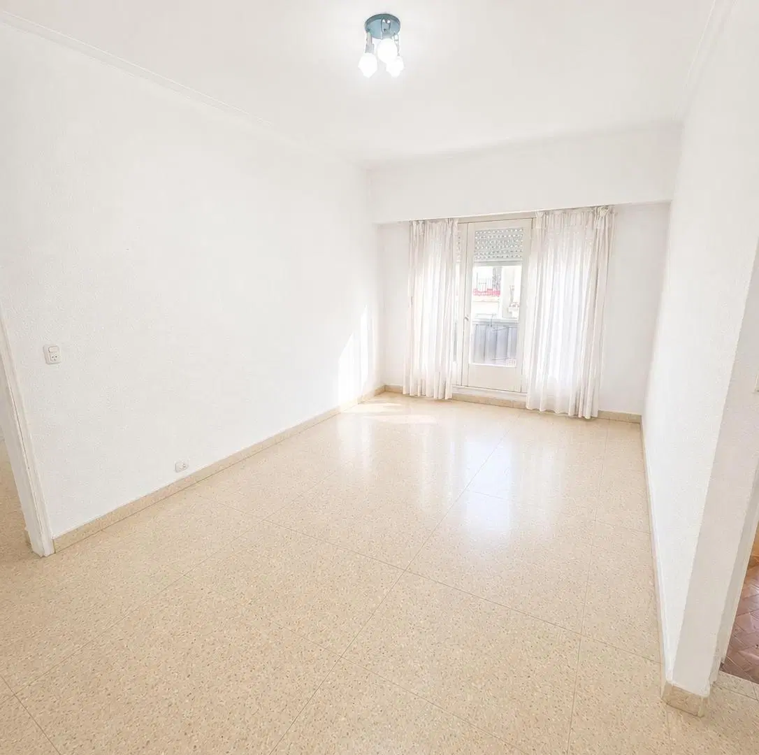 DEPARTAMENTO DE 2 AMBIENTES A LA CALLE – PLAZA COLÓN 5