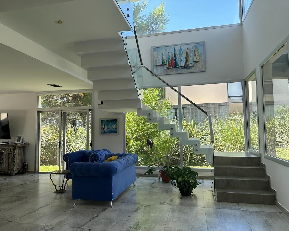 Foto de VENTA CASA EN BARRIO TERRALGOS. Descubrí tu hogar soñado !!, imagen 3