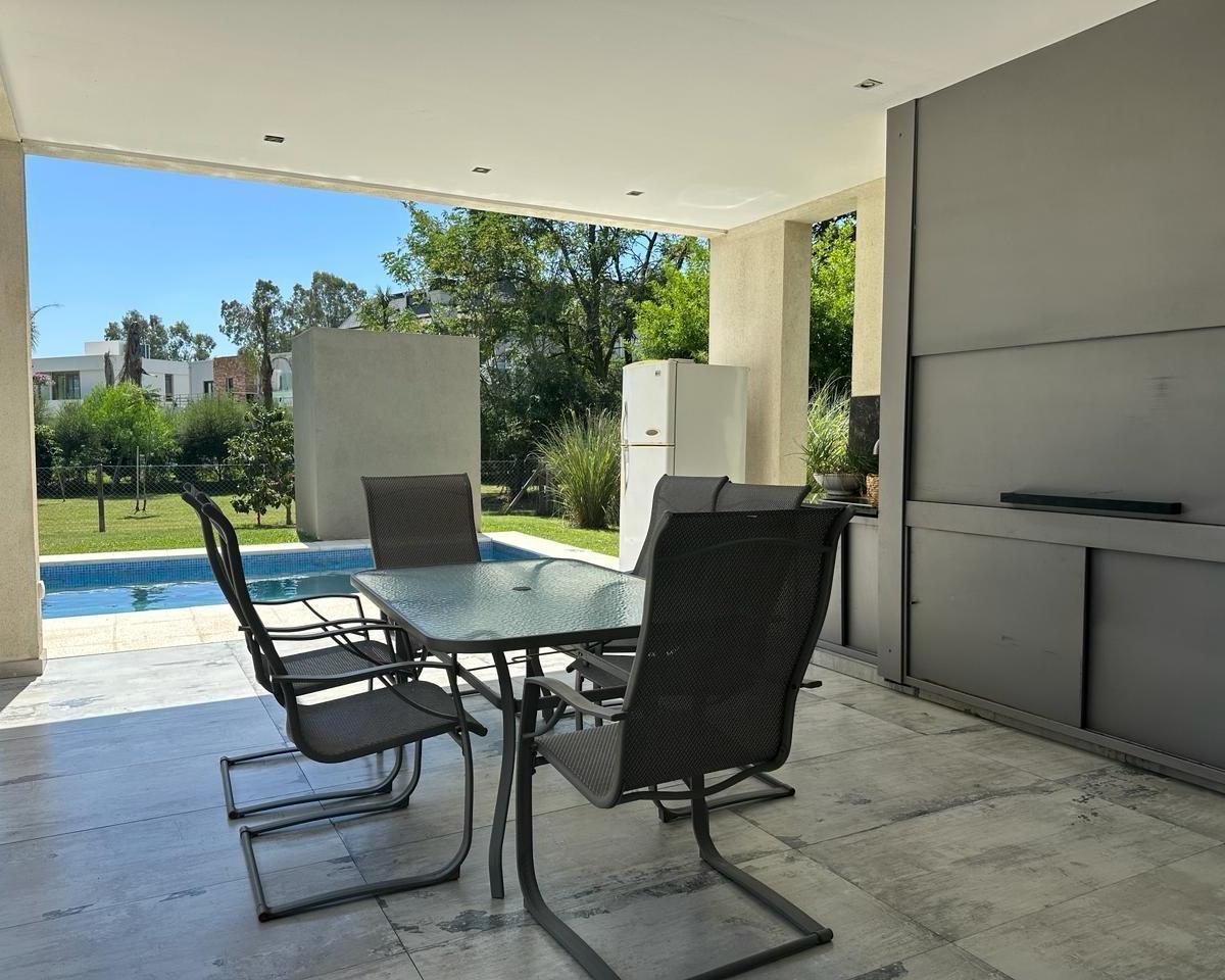 Foto de VENTA CASA EN BARRIO TERRALGOS. Descubrí tu hogar soñado !!, imagen 2