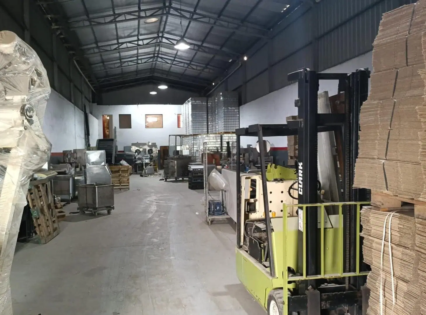 Nave Industrial en Alquiler 420m2- Parque Industrial Burzaco 4