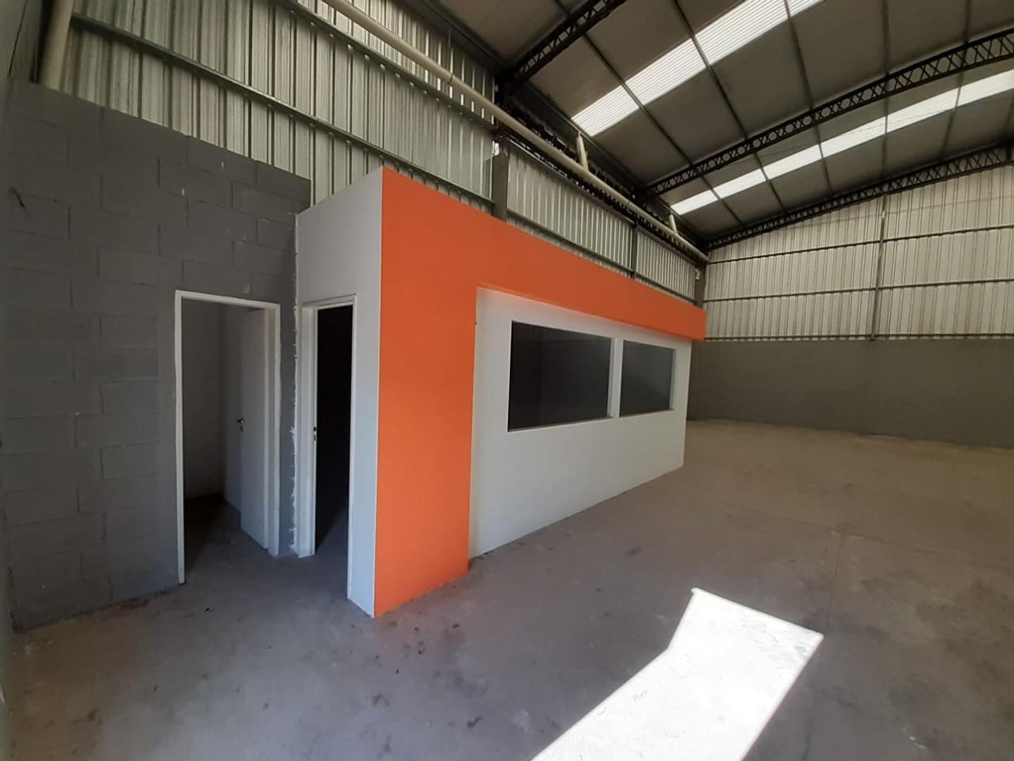 Foto de ALQULER- Nave Industrial 300m2 - Parque Industrial Canning, imagen 3