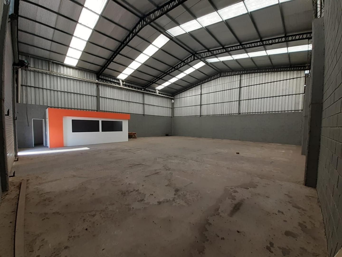 Foto de ALQULER- Nave Industrial 300m2 - Parque Industrial Canning, imagen 2