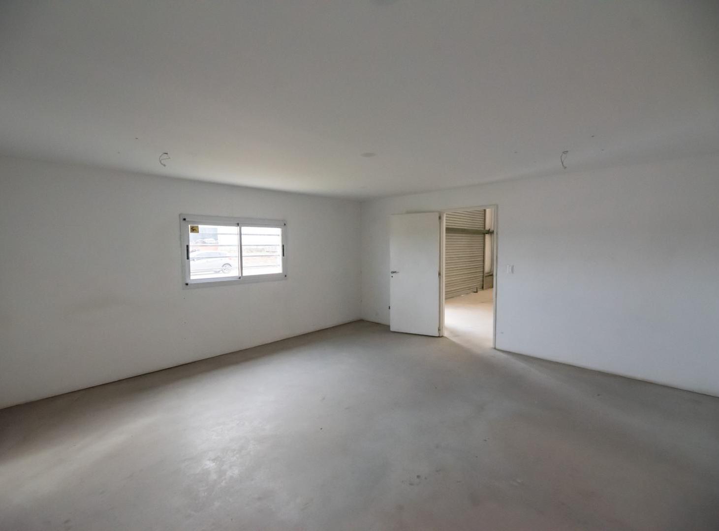 Foto de Nave Industrial en Alquiler , 1260m2 - Canning, imagen 2