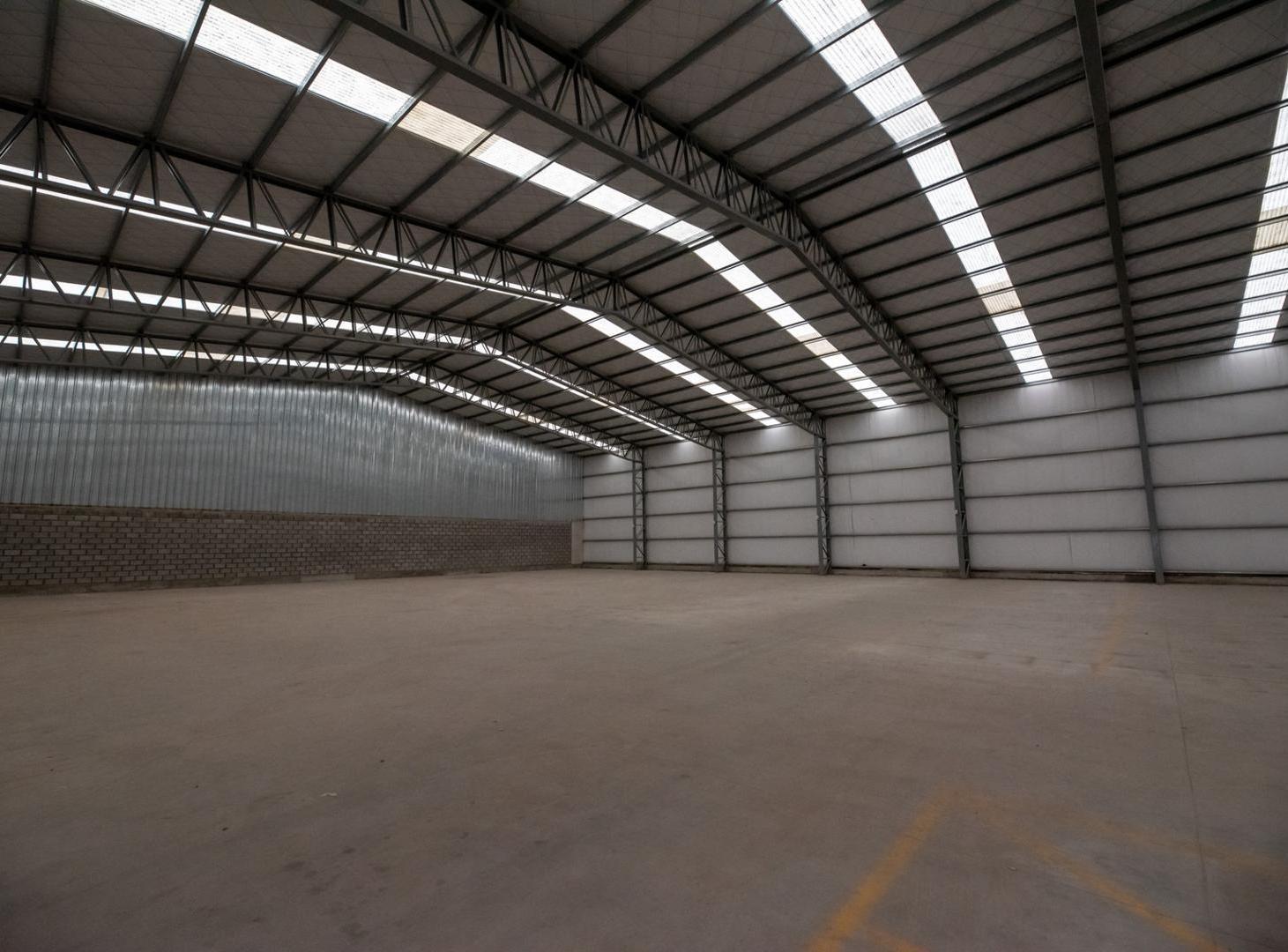 Foto de Nave Industrial en Alquiler , 1260m2 - Canning, imagen 1