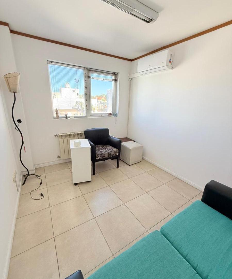 Foto de VENTA oficina en semipiso en Chauvin, imagen 1