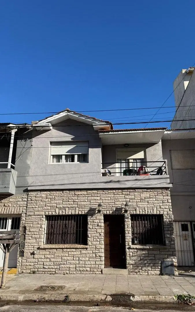VENTA casa 3 AMB con patio y quincho 4