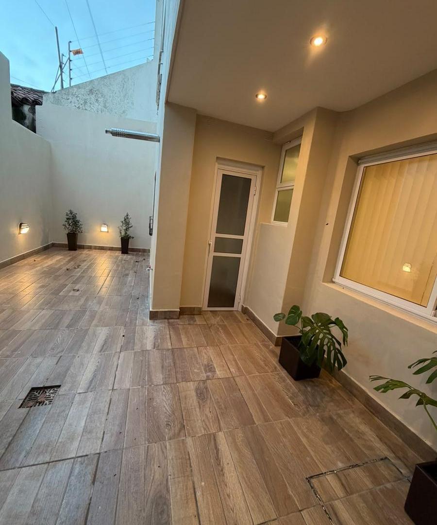 Foto de VENTA PH 3 AMB a la calle apto crédito, imagen 1