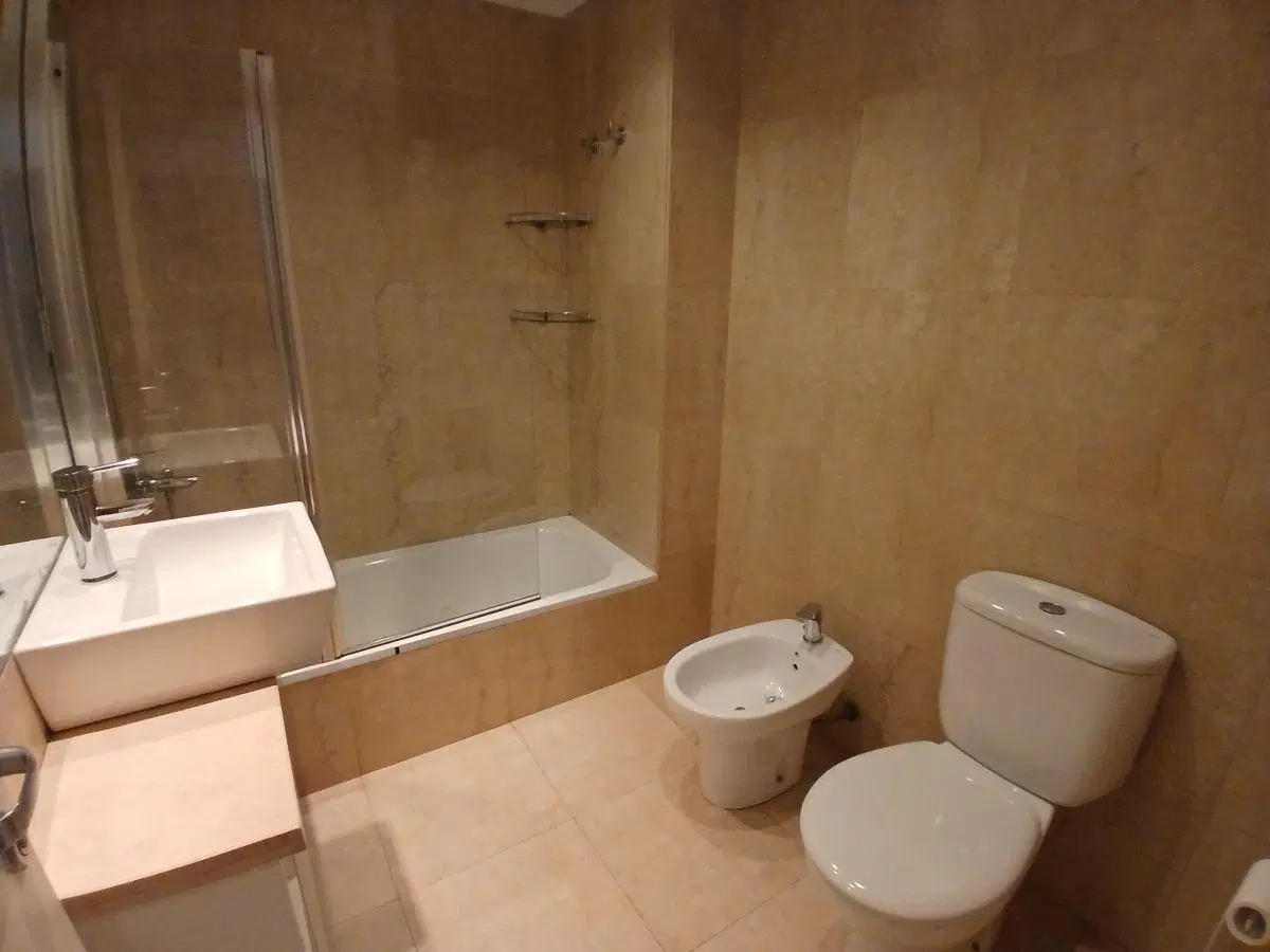 Excelente 2 ambientes a contrafrente - edificio con piscina , solarium parrilla, laundry 8