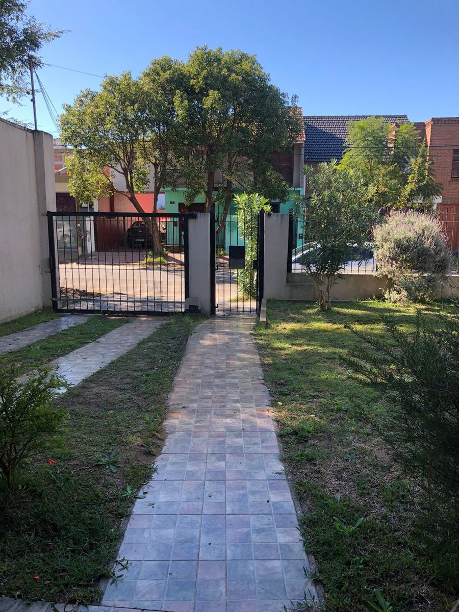 Casa en La Margarita y Libertador 3