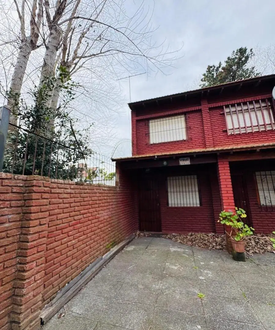Duplex en calle Tucumán 2519 5