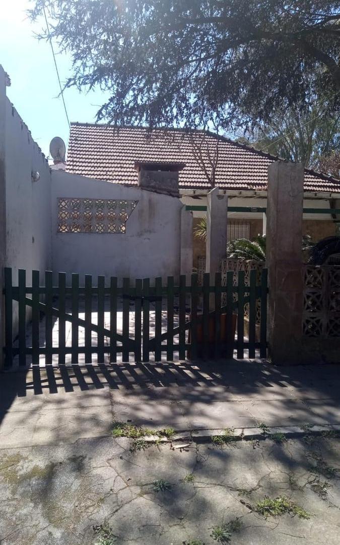 Foto de Casa sobre excelente esquina. De la Reducción y Catamarca, imagen 2