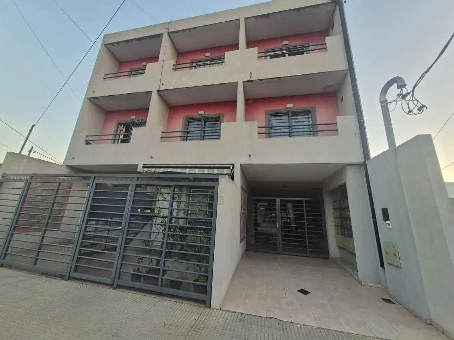 Departamento En Alquiler En Villa Luzuriaga 5