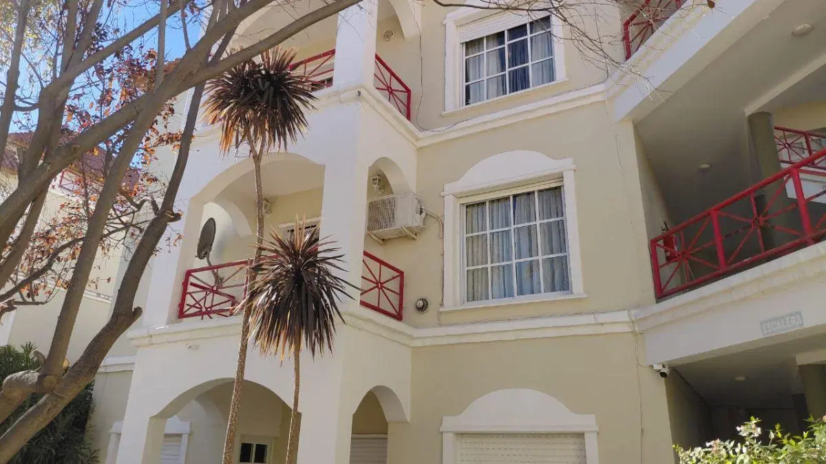 VENTA | 3 Ambientes | Cochera | Terraza c/ Parrilla | AMOBLADO | 109,80 m² | Complejo Santa María de 5