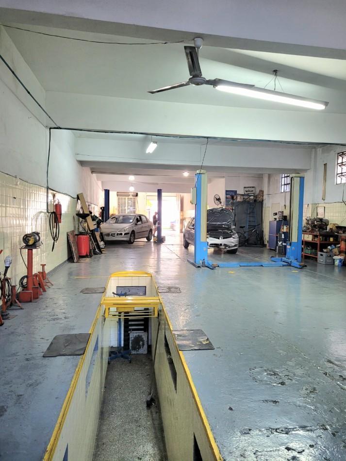Se Vende Galpon a Media Cuadra de Bv. Galvez 4