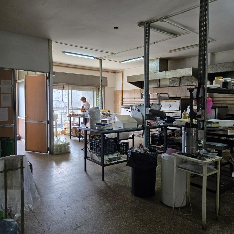 Galpon de 800 m² en Barrio Candiotti 5