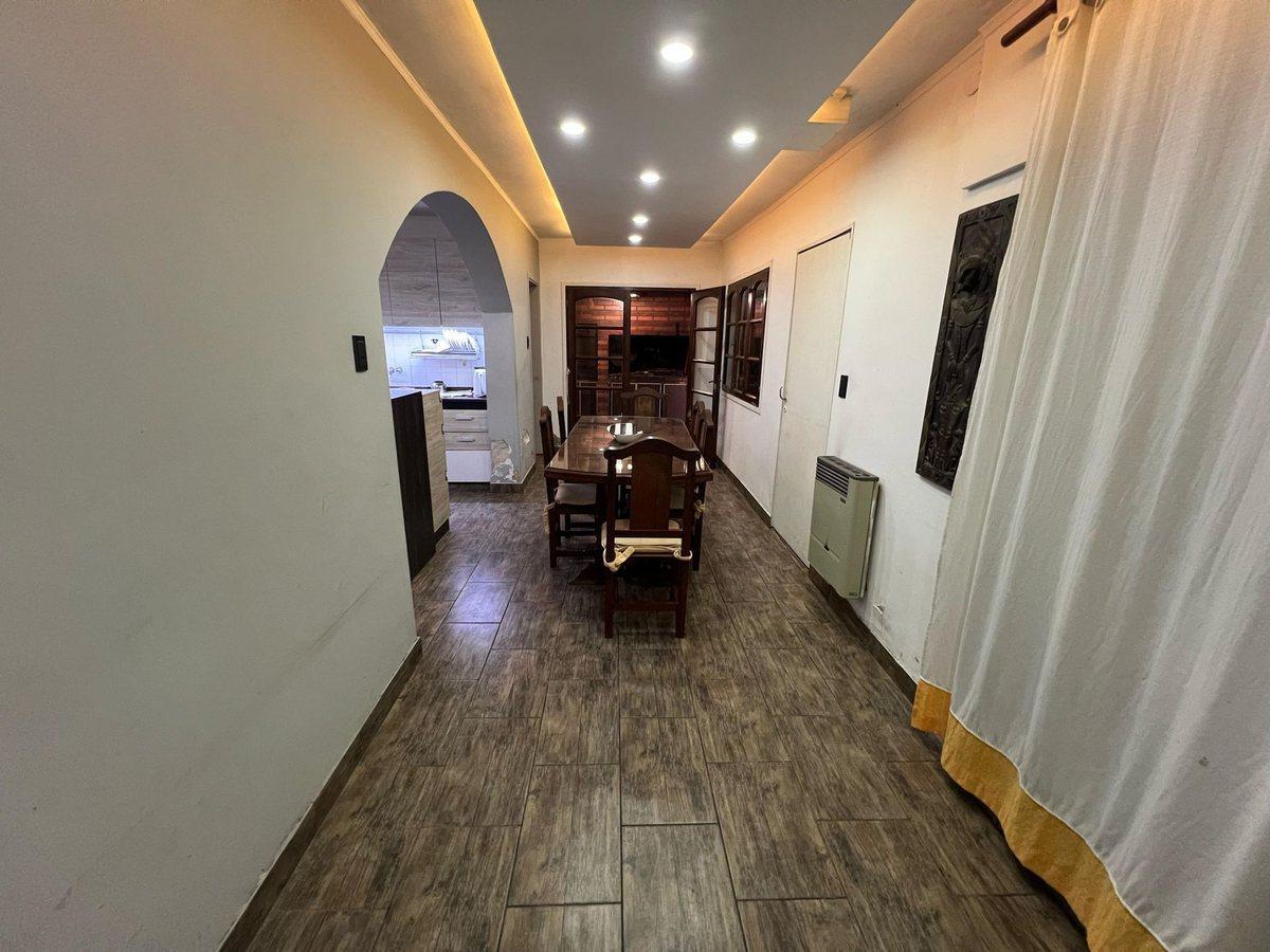 Se Vende Casa de 3 Dorm + Cochera B° P. Unidas, Vt 4