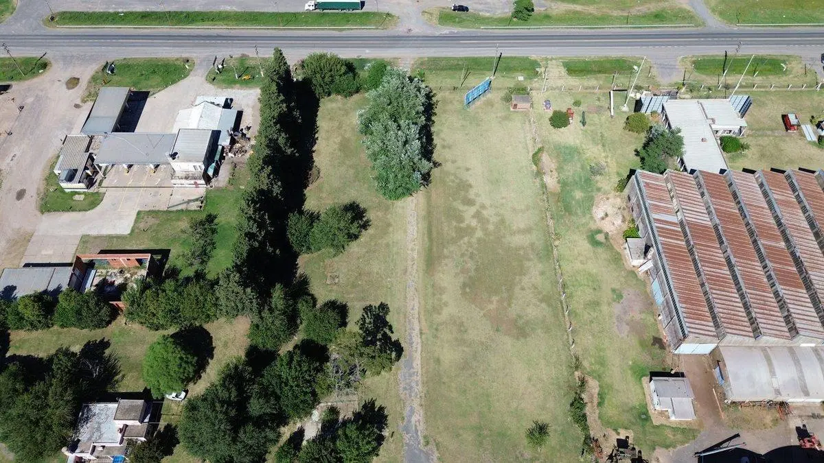 Se vende lote de 2,15 ha, s/RNN°8, V.T. (Z.9) 3