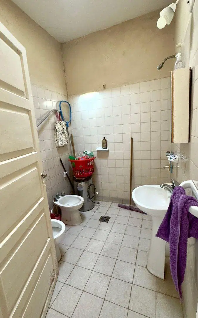 EN VENTA: OPORTUNIDAD INVERSIÓN: CASA + COCHERAS 2