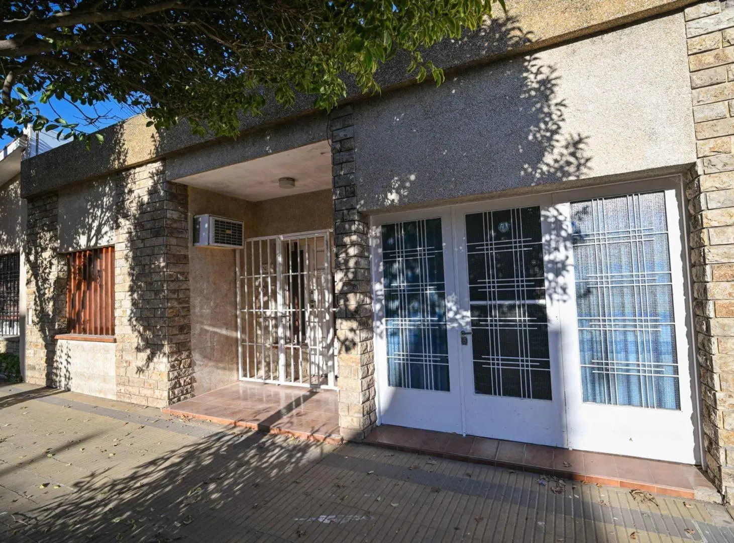 CASA DE DOS DORMITORIOS EN BARRIO CENTRO I 4