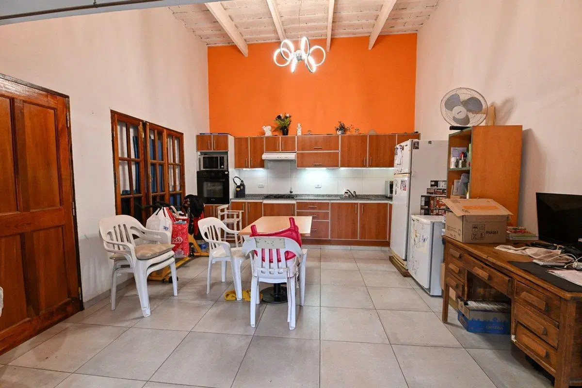 VENDE CASONA 3 DORMITORIOS SAN EDUARDO 5