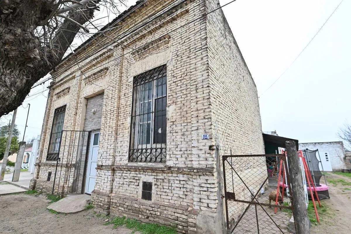 VENDE CASONA 3 DORMITORIOS SAN EDUARDO 3
