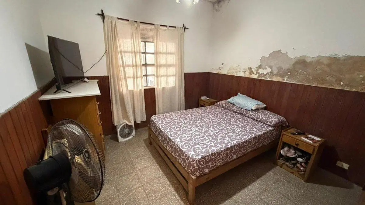 SE VENDE CASA UBICADA SOBRE AV. ALEM 3