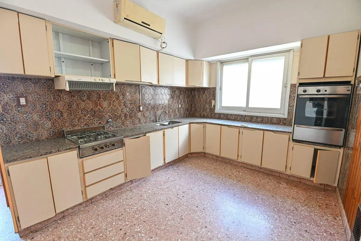 Departamentos + locales céntrico con 600m2 de lote 5