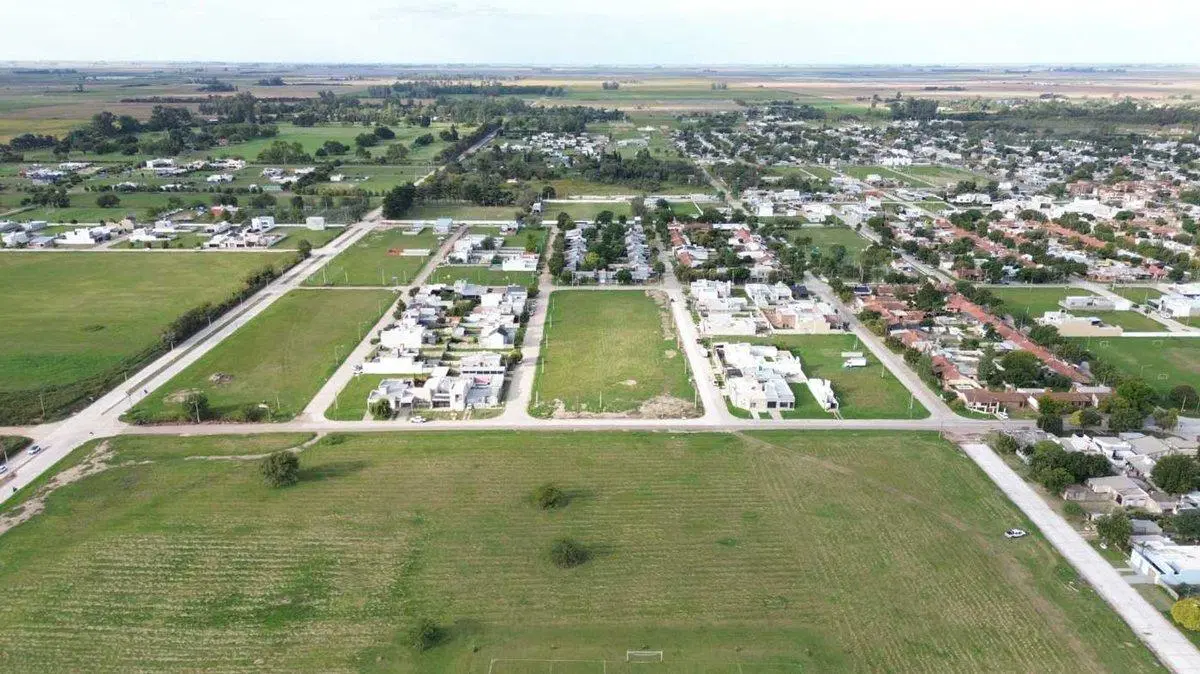 Se vende lote en Masneri y Barberis (Lote 17) 3