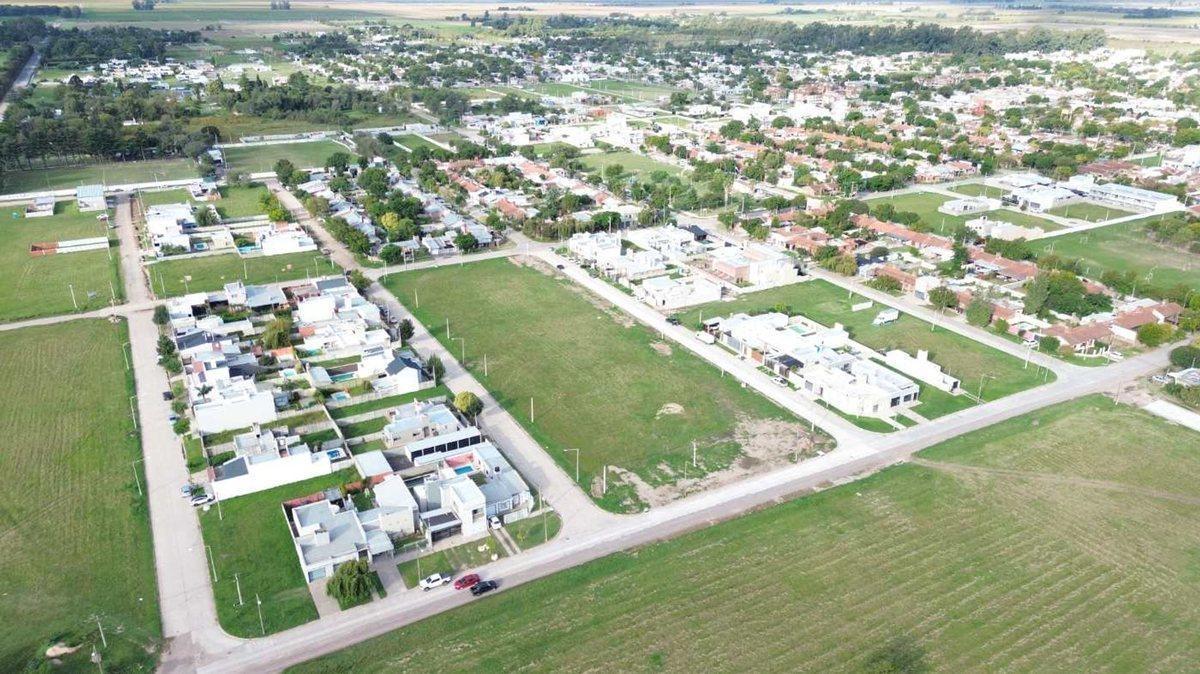 Se vende lote en Masneri y Barberis (Lote 17)