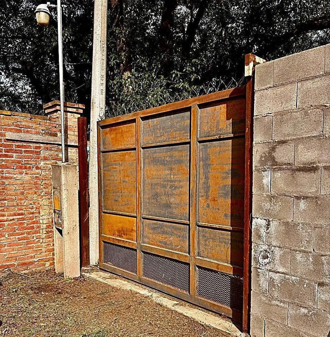 Lote con amplio terreno 3